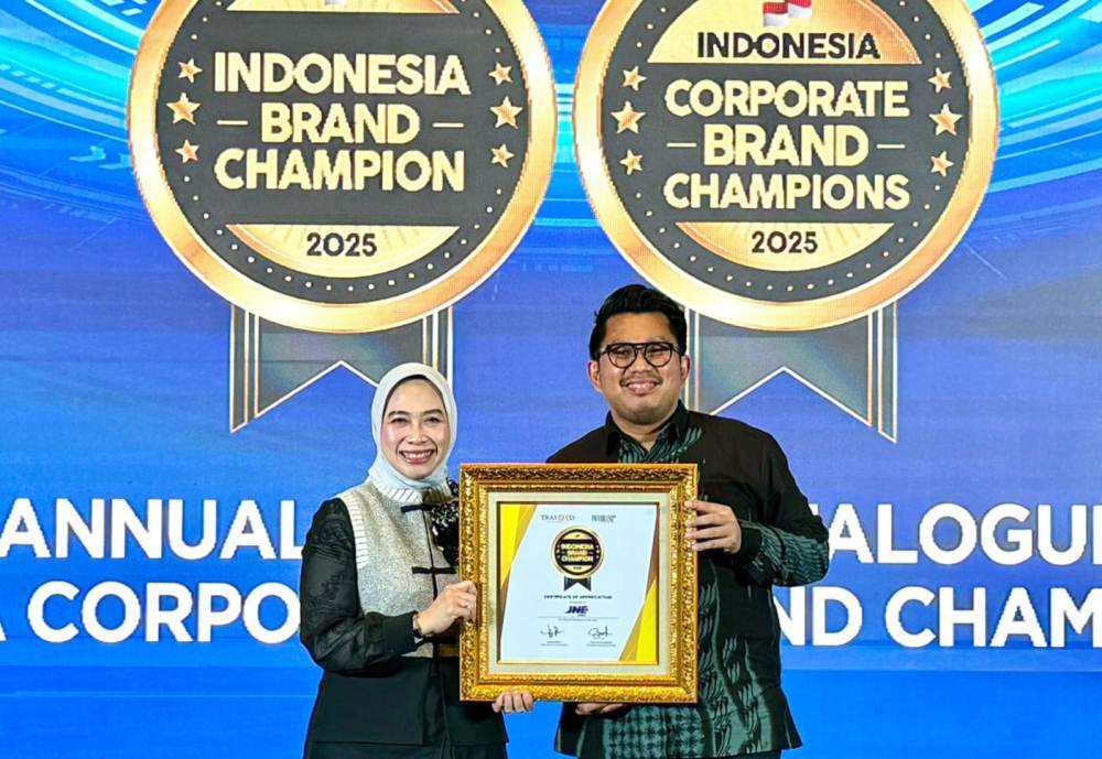 JNE, Raih Penghargaan Indonesia Brand Champion di Infobrand Summit 2025