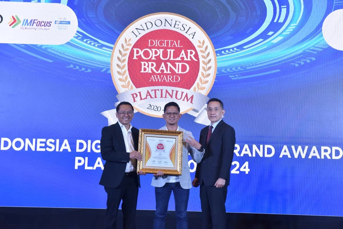Adem Sari Sabet Penghargaan Indonesia Digital Popular Brand Award Platinum 2020-2024