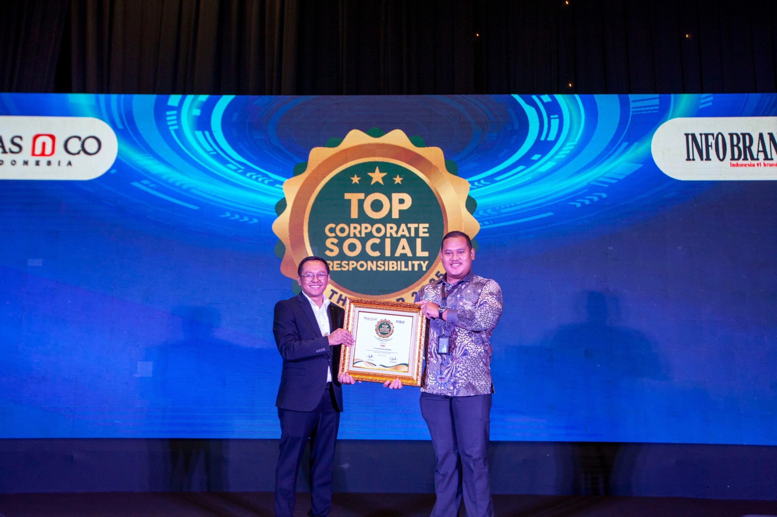 PT Hutama Karya Raih Penghargaan “Top CSR of The Year 2025” atas Inisiatif Mudik Gratis